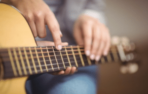 Aprende a Tocar Guitarra Rápido y Fácilmente