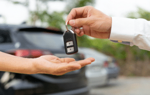 10 coches populares que más consumen combustible