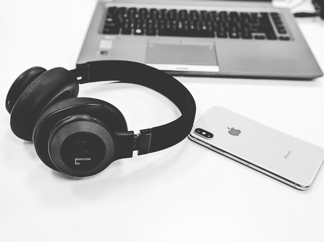 Aplicación móvil para escuchar radio FM en directo